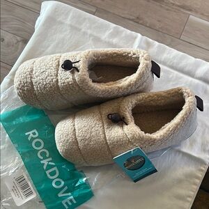 RockDove Cream Fleece Slippers